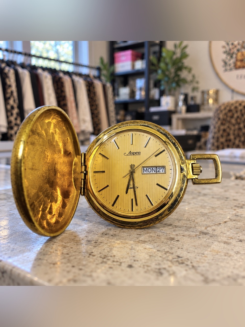 Vintage Aspen Gold-Tone Hunter Pocket Watch with Day-Date Dial